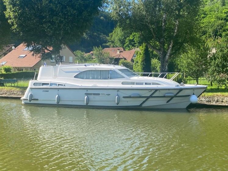 Haines 38 - Boatscribe.com