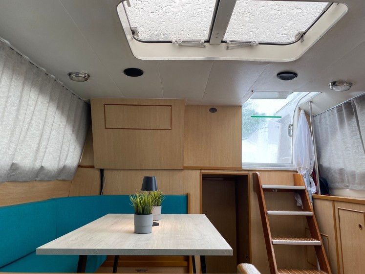 Haines 38 - Boatscribe.com