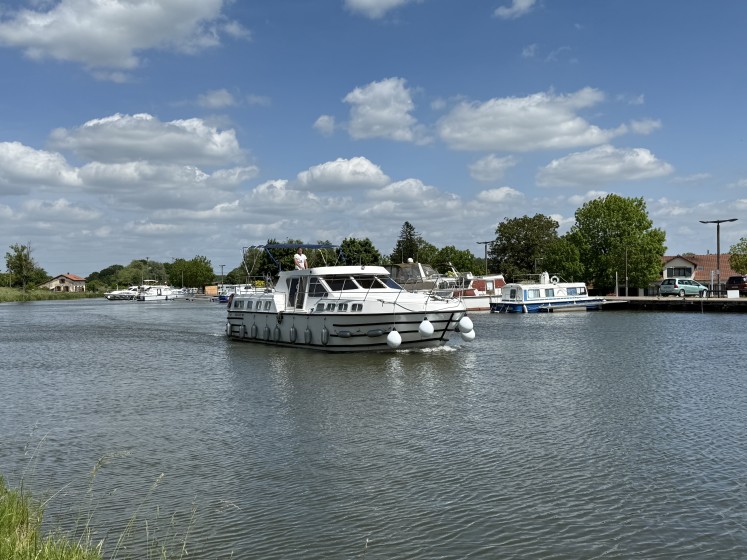 Tarpon 42 - Boatscribe.com