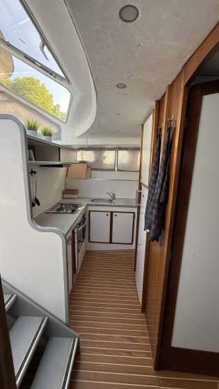 Tarpon 42 - Boatscribe.com