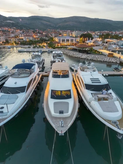 Amer 86 - Boatscribe.com