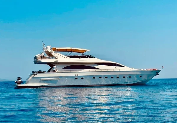 Amer 86 - Boatscribe.com