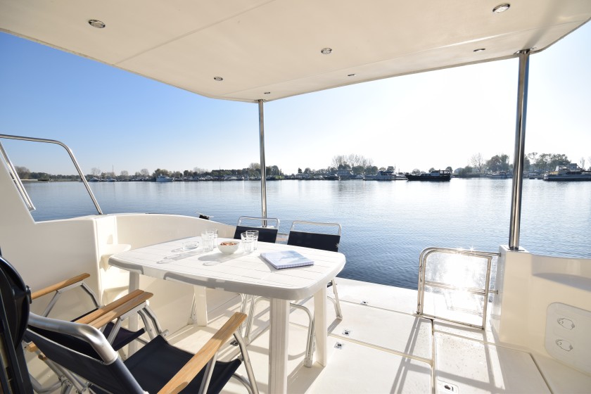 Estivale Octo Fly C - Boatscribe.com