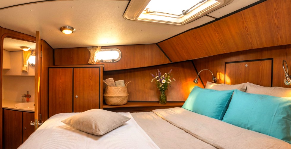 Grand Sturdy 34.9 - Boatscribe.com