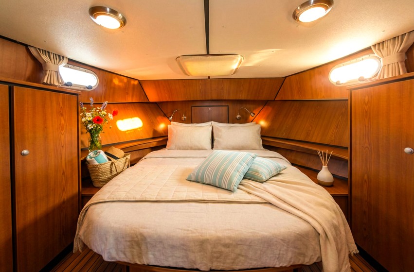 Grand Sturdy 34.9 - Boatscribe.com