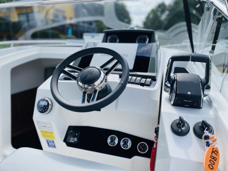 Karnic 800 - Boatscribe.com