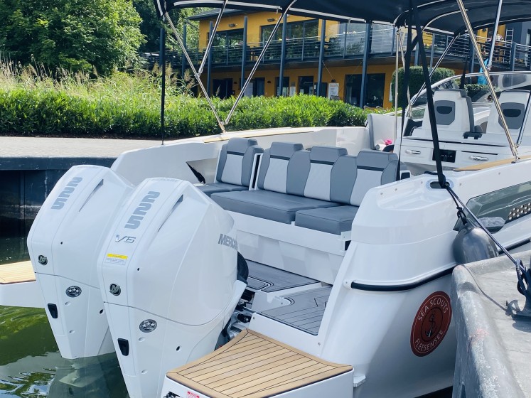 Karnic 800 - Boatscribe.com