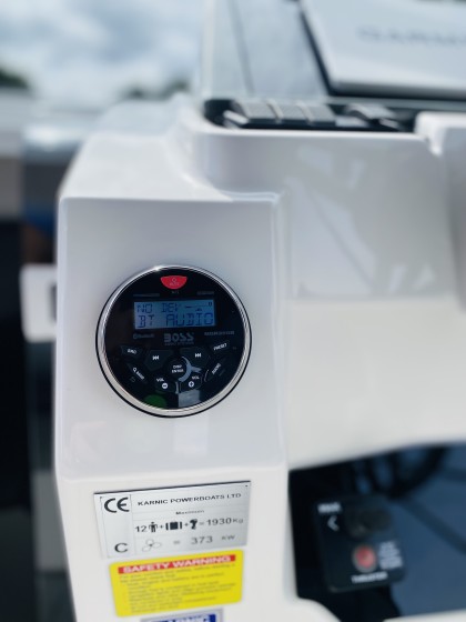 Karnic 800 - Boatscribe.com