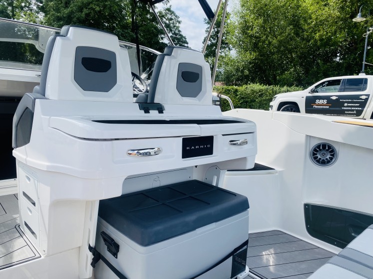 Karnic 800 - Boatscribe.com