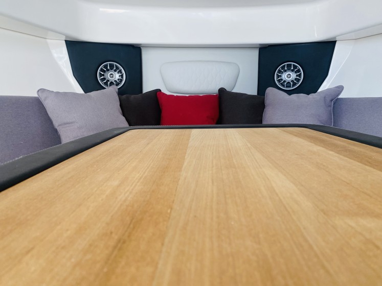 Karnic 800 - Boatscribe.com