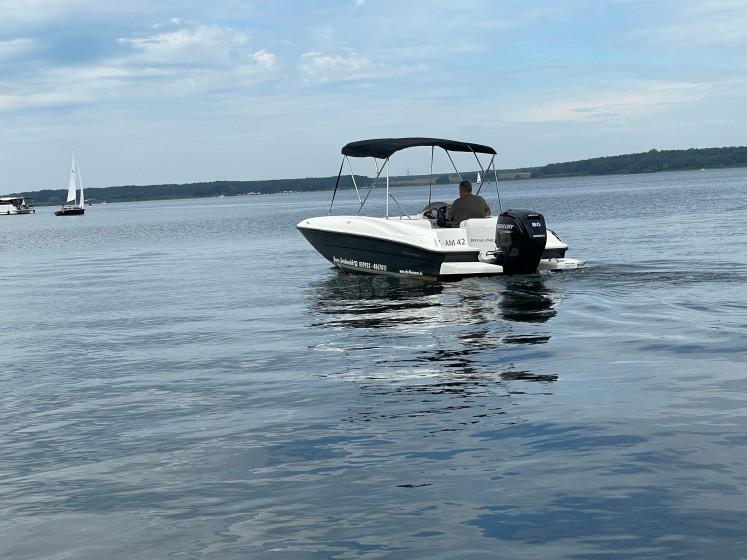 Bayliner E16 - Boatscribe.com
