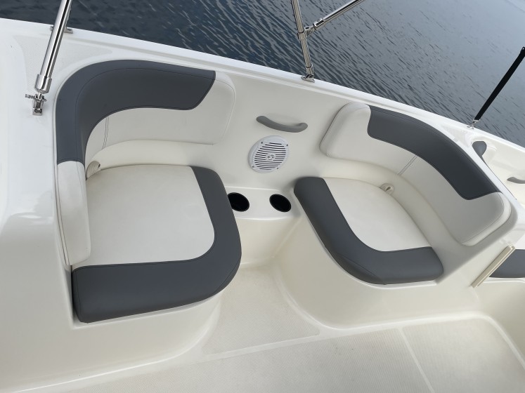 Bayliner E16 - Boatscribe.com