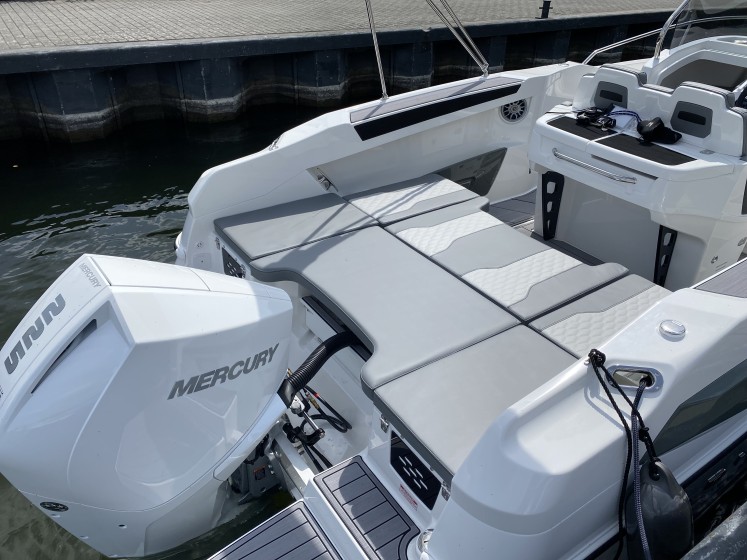 Karnic 702 - Boatscribe.com