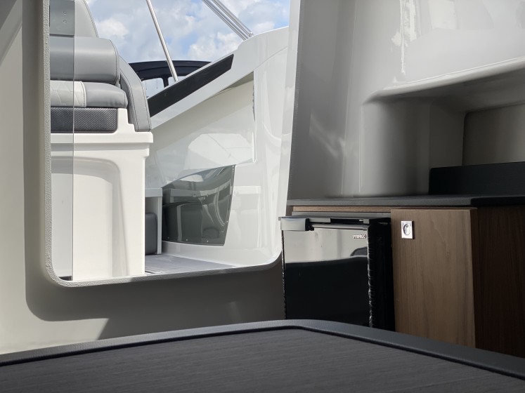 Karnic 702 - Boatscribe.com