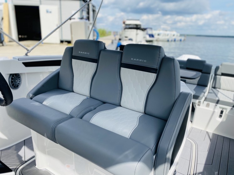 Karnic 702 - Boatscribe.com