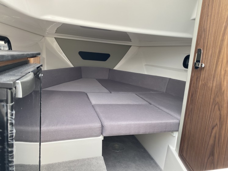 Karnic 702 - Boatscribe.com