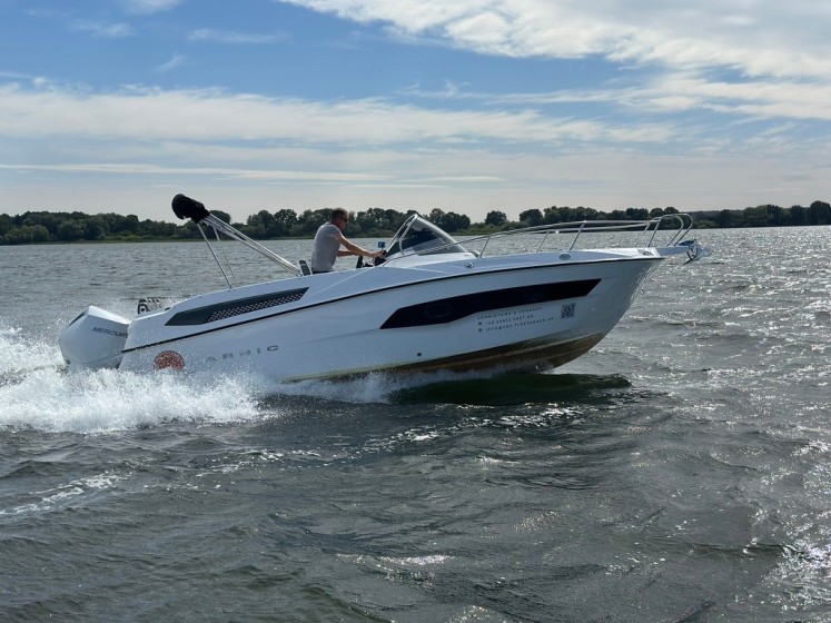 Karnic 702 - Boatscribe.com