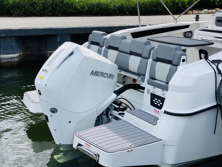 Karnic 702 - Boatscribe.com
