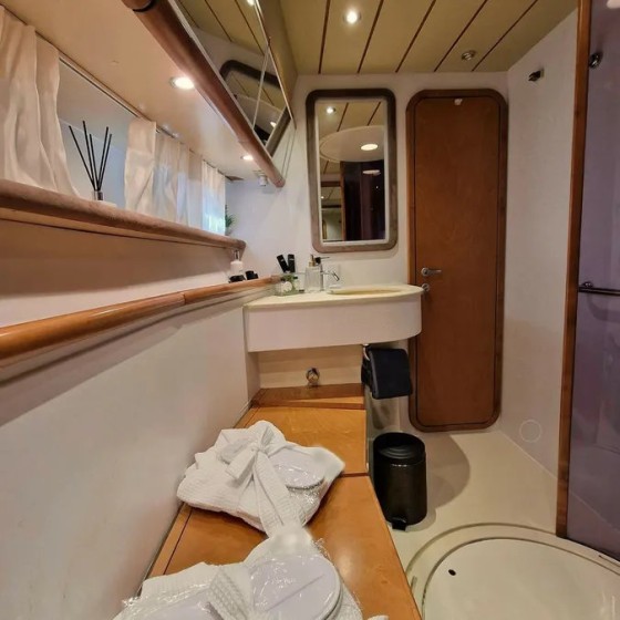 Ferretti 52 - Boatscribe.com