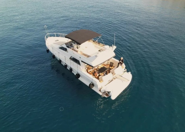 Ferretti 52 - Boatscribe.com