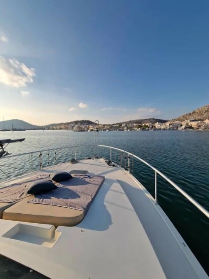 Ferretti 52 - Boatscribe.com