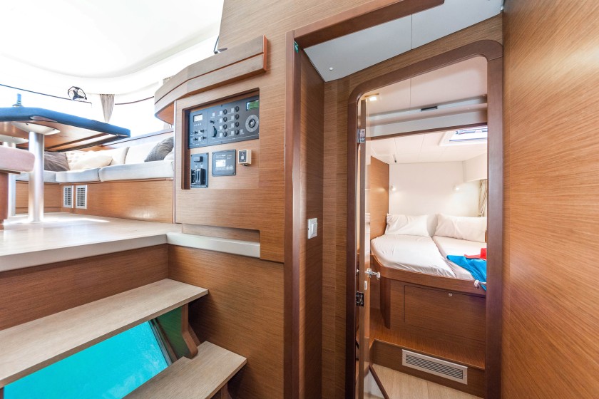 Lagoon 42 - Boatscribe.com