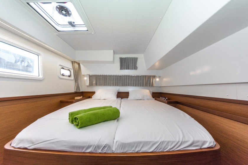 Lagoon 42 - Boatscribe.com