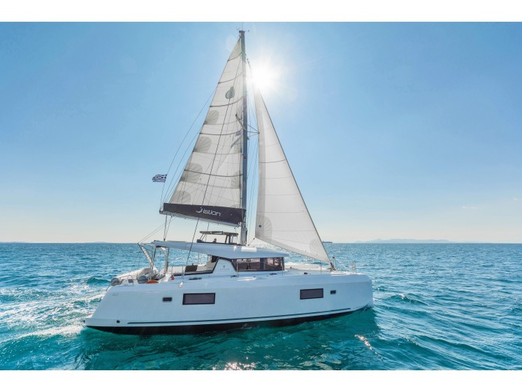 Lagoon 42 - Boatscribe.com