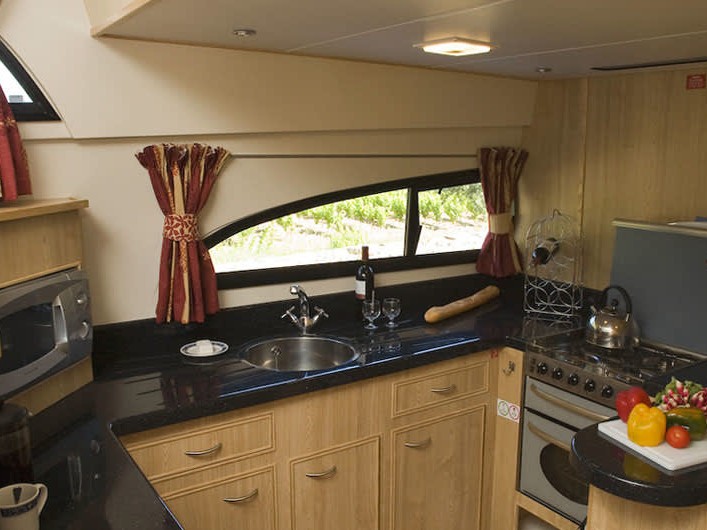 Le Boat Royal Mystique A - Boatscribe.com