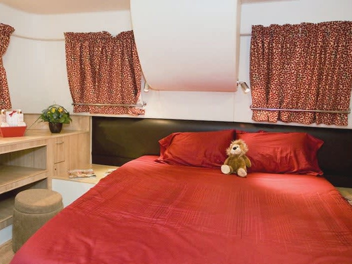 Le Boat Royal Mystique A - Boatscribe.com