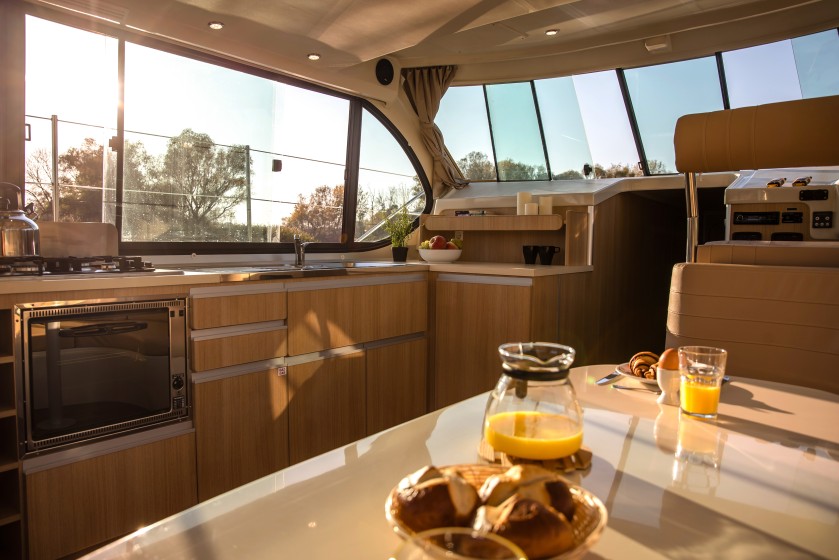 Estivale Sixto - Boatscribe.com