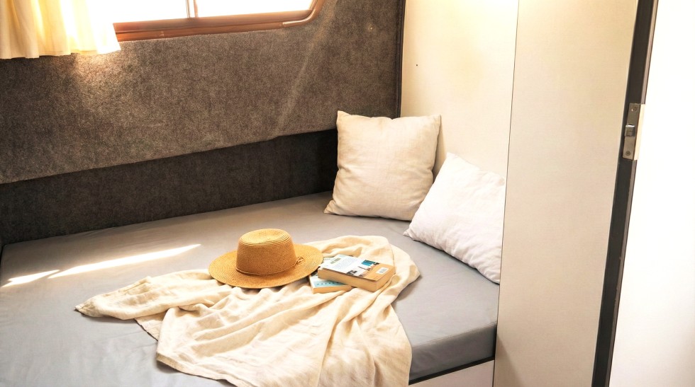 Riviera 920 - Boatscribe.com