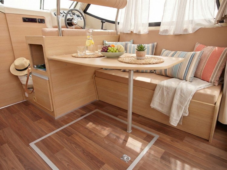 Sedan Primo - Boatscribe.com