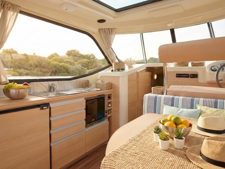 Sedan Primo - Boatscribe.com