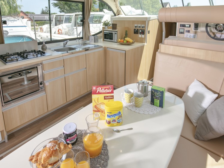 Tarpon 37 - Boatscribe.com