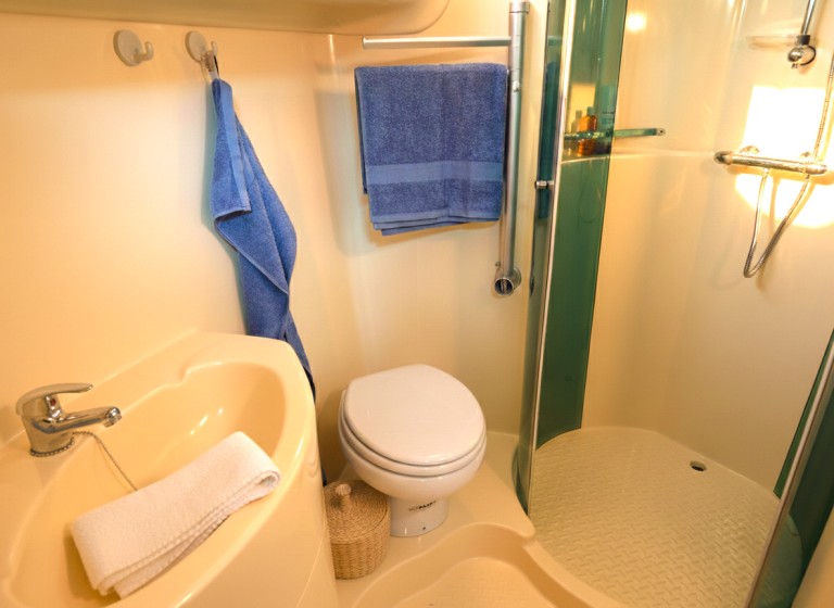 Nicols Estivale Octo - Boatscribe.com