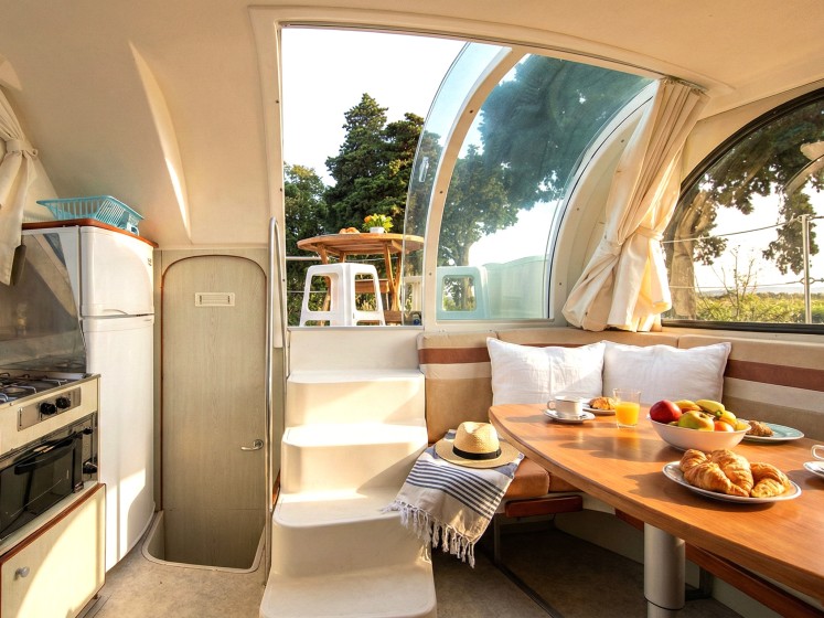 New Con Fly First - Boatscribe.com