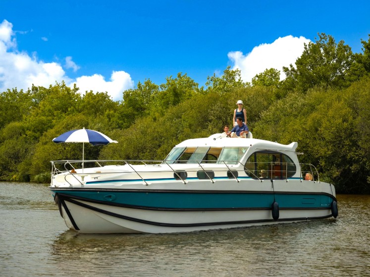 Estivale Sixto - Boatscribe.com