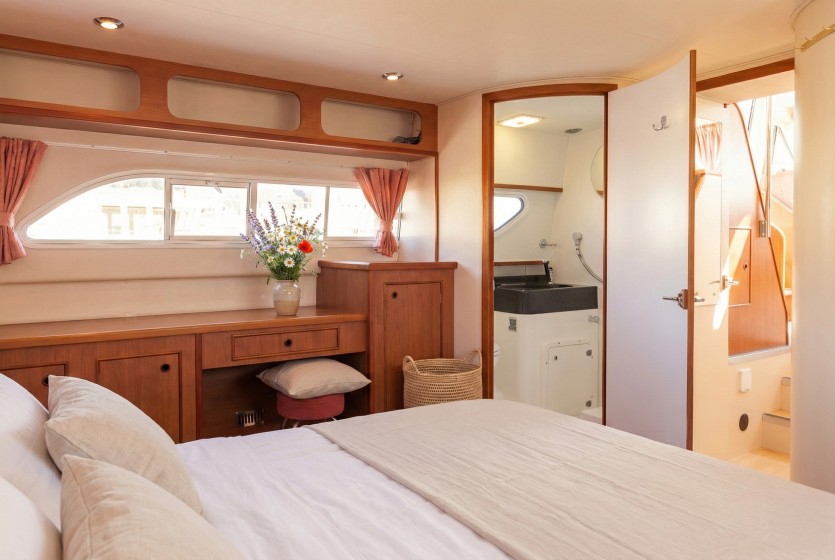 Europa 400 - Boatscribe.com