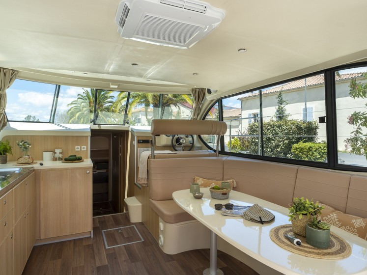 Nicols Estivale Sixto+ - Boatscribe.com