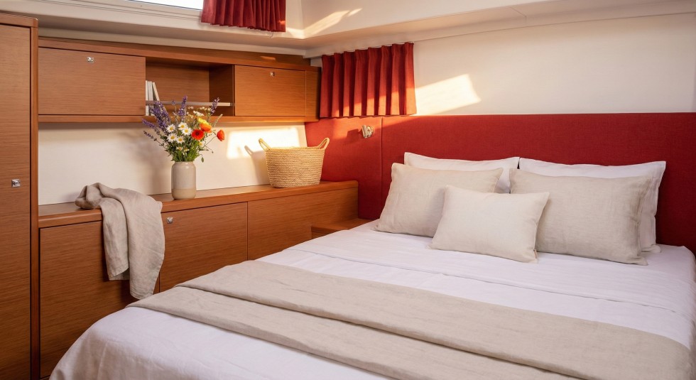 Europa 400 - Boatscribe.com