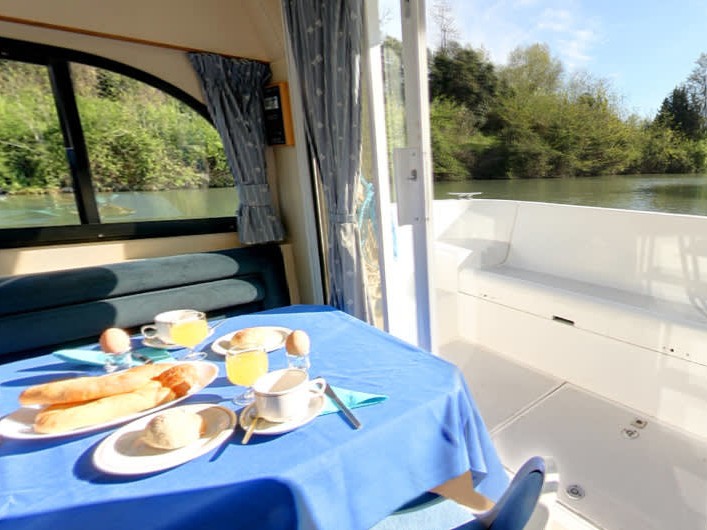 Le Boat Caprice - Boatscribe.com