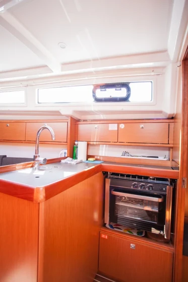 Bavaria 34 Cruiser - Boatscribe.com