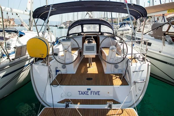 Bavaria 34 Cruiser - Boatscribe.com