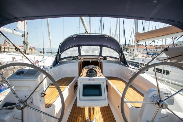Bavaria 34 Cruiser - Boatscribe.com