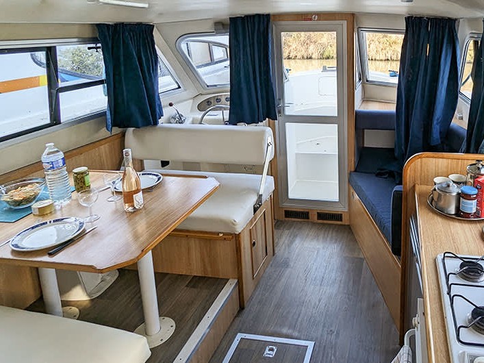 Le Boat Cirrus B - Boatscribe.com