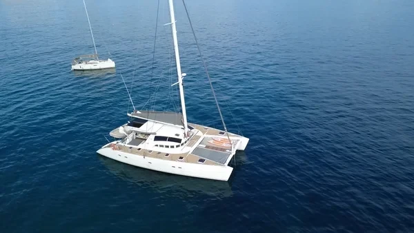 Lagoon 570 - Boatscribe.com
