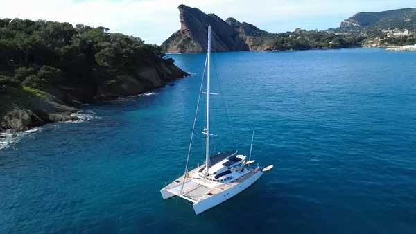 Lagoon 570 - Boatscribe.com