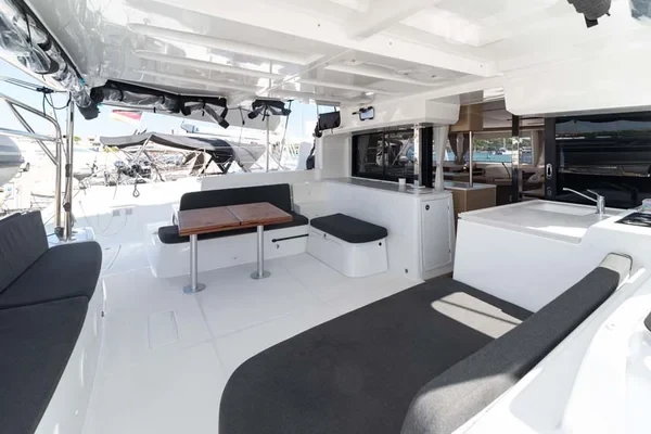 Lagoon 46 - Boatscribe.com