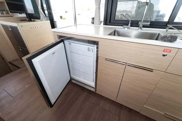 Lagoon 46 - Boatscribe.com